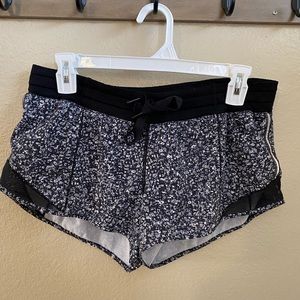 Lululemon Hottie Hot Short Size 4